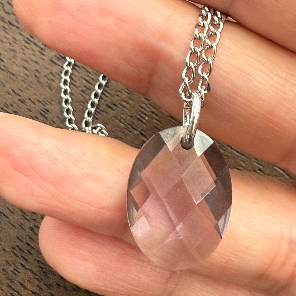 Purple brown molded lucite pendant silver tone chain - Picture 4 of 7